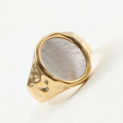 Women's PVD Oval Shell Stainless Steel Ring — High-end, Fade-Resistant Jewelry