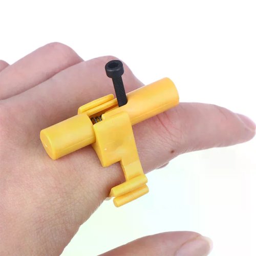 Брелок‑кольцо на палец (fidget) с пускателем — антистресс‑игрушка для мальчиков