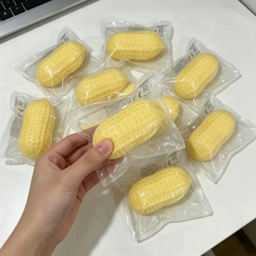 말랑한 땅콩 스퀴시 장난감 — 감각 자극·스트레스 해소용 리얼 소프트 땅콩, 책상 장식이나 학급 보상용으로 적합