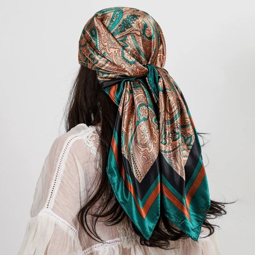 Foulard quadrato in seta 90×90 cm — marca di lusso, satinato donna con stampa paisley (cachemire), scialle/velo hijab