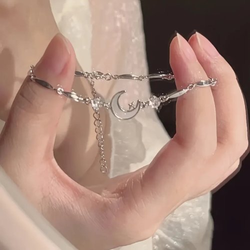 Bracciale con ciondolo mezzaluna elegante in lega — gioiello fashion, regalo perfetto per la fidanzata