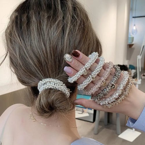 Coleteros elásticos (scrunchies) con perlas sintéticas y cuentas de cristal