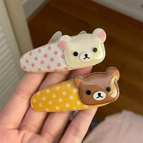 Spinka boczna do grzywki Rilakkuma Kawaii — słodki miś z anielskimi skrzydełkami, falowany wzór, uniwersalna spinka BB, prezent