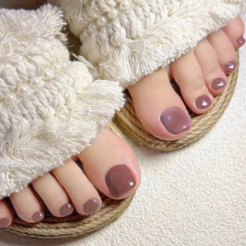 Kuku palsu jari kaki press-on pendek bentuk kotak Dusty Mauve — glossy, bisa dipakai ulang, tampilan minimal untuk sehari-hari/ke pantai