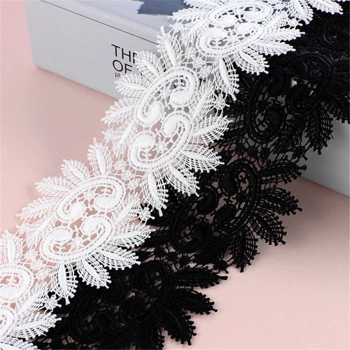 Cinta de encaje suave 6 cm blanca — adorno de encaje para ropa, acabado tipo «milk silk»