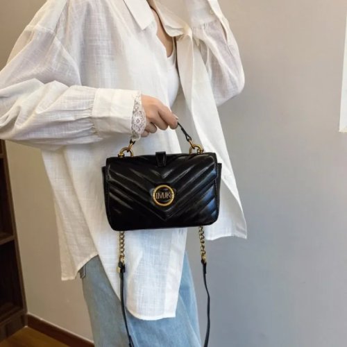 Mala de fraldas feminina estilo designer – aspeto pele de luxo, grande capacidade, tiracolo/tote com logo de letra retro