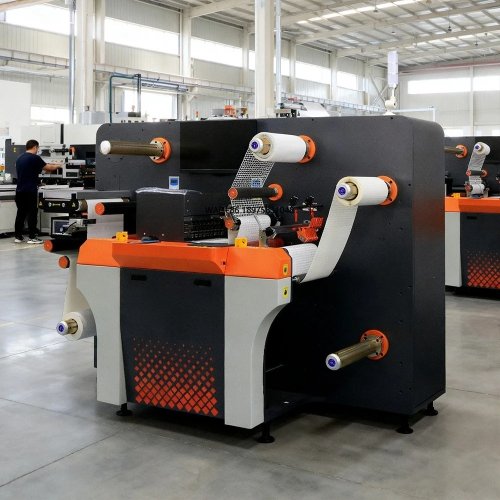 Máquina troqueladora digital de etiquetas bobina a bobina — plotter post-press con cuchilla
