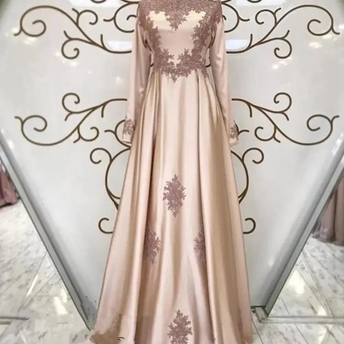Vestido de gala rosa elegante personalizado, cuello alto, manga larga, corte en A — tallas grandes