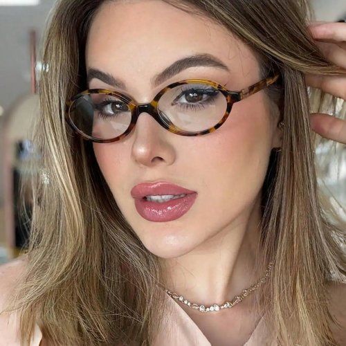 نظارة نسائية ريترو هيب‑هوب بإطار بيضاوي صغير، قطعة واحدة، بتصميم بسيط وزخرفي