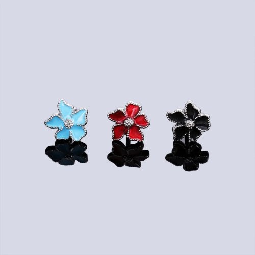 Kleine Blumen-Steckohrringe – zartes, filigranes Design