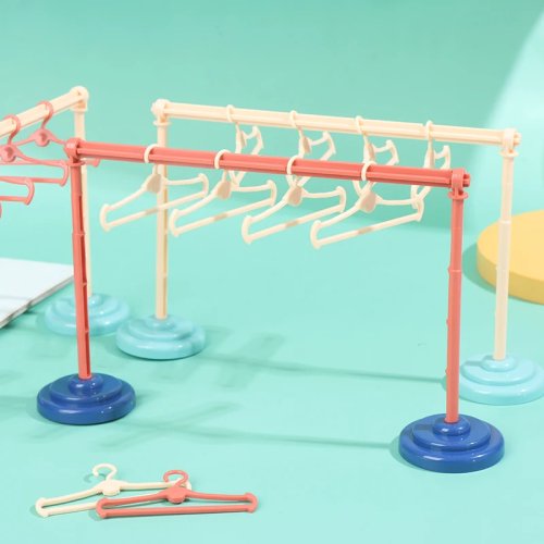 Tendedero para casa de muñecas (1/6, 1/8, 1/12) con perchas — Organizador de ropa, juguete de juego de imitación