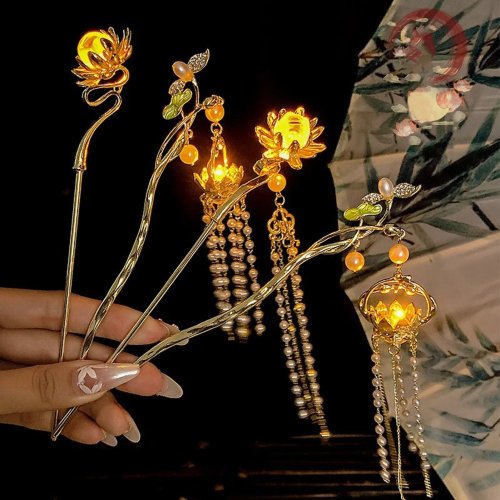 Barrette lumineuse fleur de lotus avec pompon — baguette cheveux métal style chinois vintage