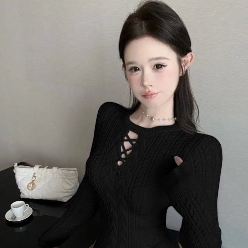 Top en maille blanc femme à découpes, manches longues — style rétro coréen, taille marquée, basique d'intérieur
