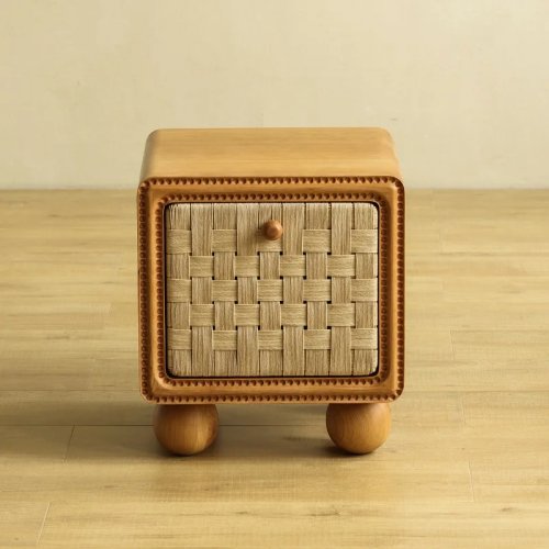 Vintage Nachttisch — minimalistischer, klassischer Premium-Nachtschrank für das Schlafzimmer