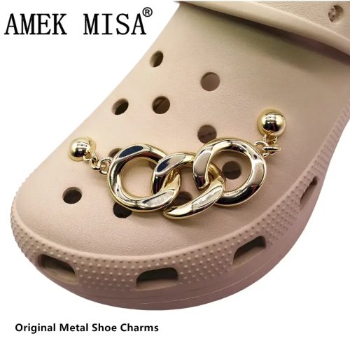 Luxury gold metal shoe charm — lucky chain buckle for sandals & clogs, decorative pins for shoes, ideal gift