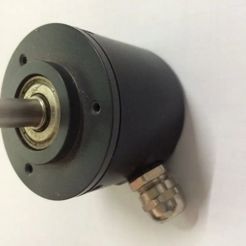 Generador de pulsos Wuxi Xinya H52S-8 — frecuencia ajustable 30–2500, pasos preajustados: 100, 200, 360, 500, 600, 1000, 2000, 2500