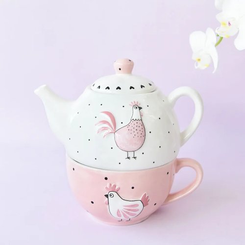 ชุดชาเซรามิก 'Afternoon Tea' – กาน้ำและถ้วย เคลือบสีชมพูพาสเทล พร้อมลายไก่สีทอง
