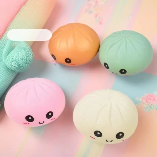 Jouet squishy « bao » grand avec visage souriant – fort rebond, mou à malaxer, jouet anti-stress, cadeau détente
