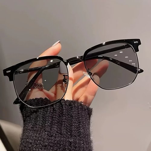 男女兼用フォトクロミックメガネ グレーレンズ ブルーライトカット 光に応じて変化 オフィスワークに最適