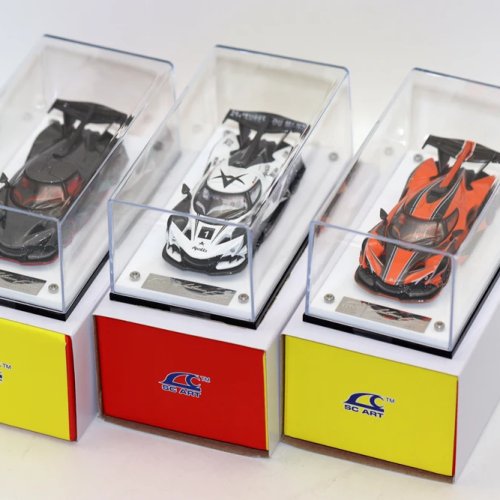Coche miniatura 1:64 Apollo IE en metal (die-cast) — modelo coleccionista, ideal como regalo