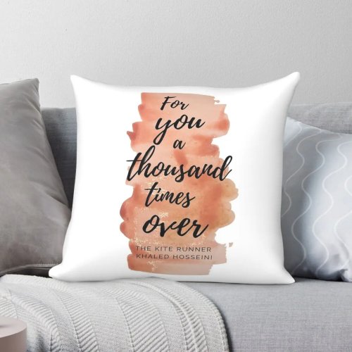 Vỏ gối trang trí bằng nhung in chữ 'For You A Thousand Times Over' – chất liệu polyester‑linen