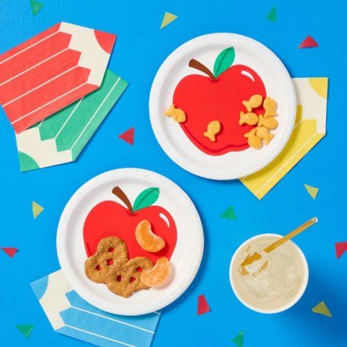 20-Count Round Apple Paper Plates for First Day of School Snack