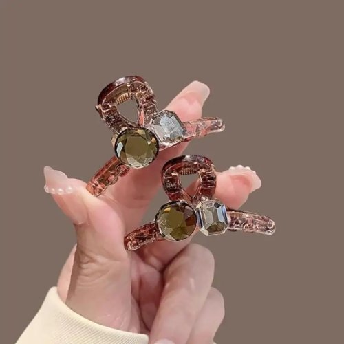 กิ๊บติดผมหอยมุกขนาดเล็กน่ารักประดับ rhinestone - คลิปฉลามเล็กสำหรับหน้าม้า สไตล์เจ้าหญิง อุปกรณ์เสริมผมสำหรับผู้หญิงและเด็กผู้หญิง ของขวัญใช้ประจำวัน