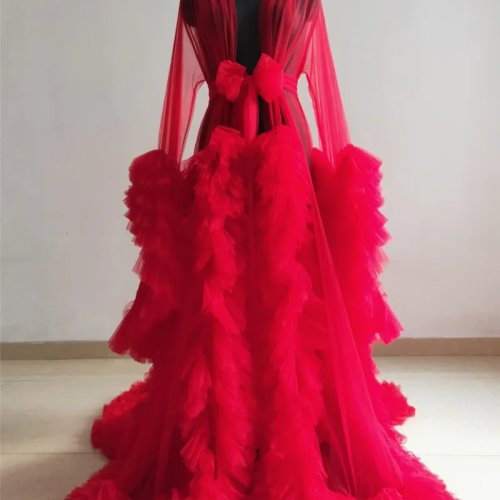 Jubah/robe hamil tulle merah panjang dengan selendang — untuk foto kehamilan, pesta atau pernikahan, model fluffy, bisa dibuat sesuai pesanan
