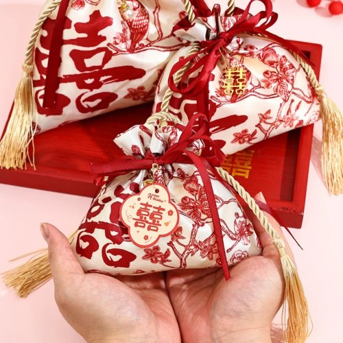 Sacchetto in velluto rosso per bomboniere/matrimonio con motivo fiori e uccellini — bustina riutilizzabile per dolcetti/regali