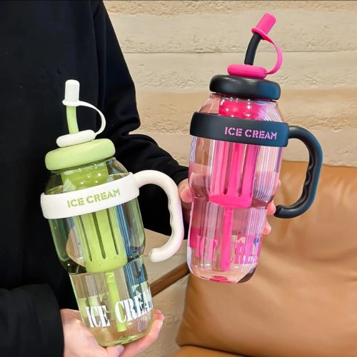 Garrafa de água infantil 1300 ml em plástico, grande capacidade, hermética com palhinha, portátil, copo desportivo