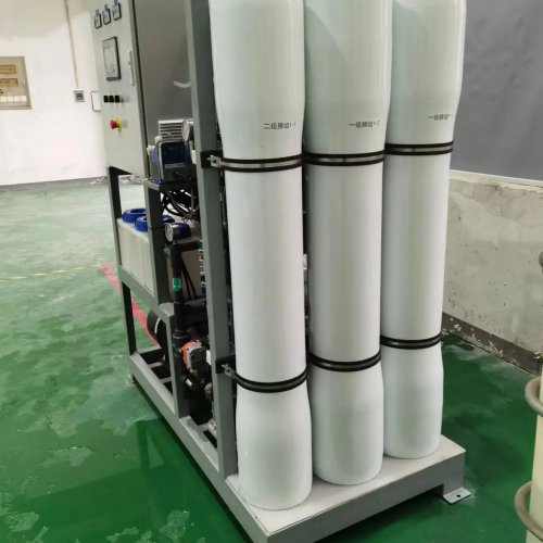 Sistema de filtrado y desalinización de agua de mar — Unidad de mantenimiento predictivo conectada por 5G con guía de reparación AR