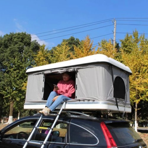Tenda atap mobil gaya Maggiolina — Tenda rooftop mewah untuk camping dan glamping