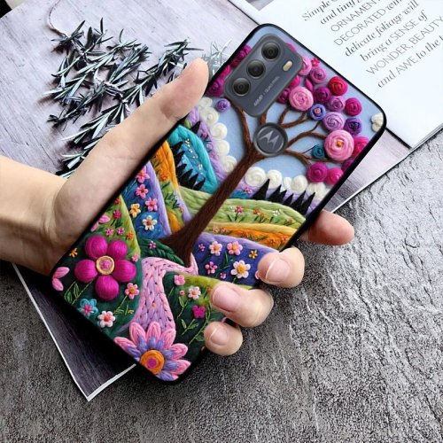Capa para Moto G85/G55/G05/G14/G75/G31/G50/G10/G20/G30/G60/G13/G32/G84/G54/G53/G72/G24 Power - Cenário de Árvore Arte França