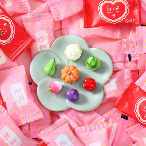 Figuras Kawaii de Conejo y Perro - Mini Frutas y Verduras, Bolsa Sorpresa (Blind Bag), Juguetes Cartoon para Niños y Decoración de Casa de Muñecas