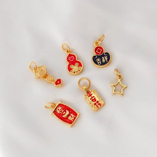 Dije amuleto calabaza Ruyi y estrella de 5 puntas, baño de oro 18K con acabado tradicional — prosperidad y paz