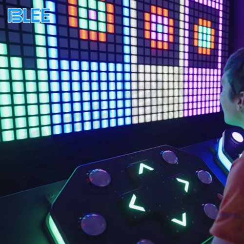 Blee Activate — チームビルディング用インタラクティブ押しボタンゲーム（商業用・屋内イベント向け）