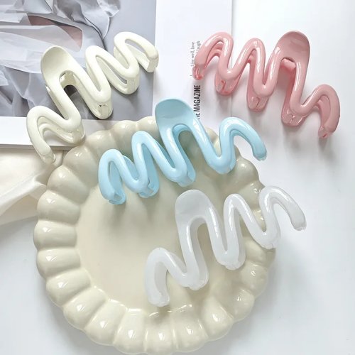Presilha de cabelo grande ondulada em acrílico, cores candy, antiderrapante para cabelo grosso — acessório para penteados diários e festas