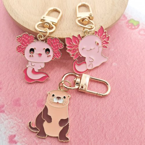 かわいいキャラクターキーホルダー（エルフ／カワウソ／アシカ／小さな火のドラゴン）合金製、カラフルなエナメルバッグチャーム