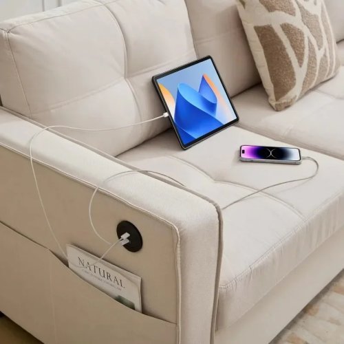 Sofa hiện đại phong cách mid-century, vải linen/chenille màu be, ghế ngồi sâu, đệm bọc êm, 2 cổng sạc USB
