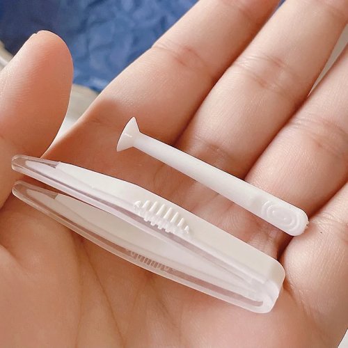 Bộ hộp đựng kính áp tròng màu candy — bộ chăm sóc mắt bỏ túi có nhíp và cây hút, cho nam và nữ