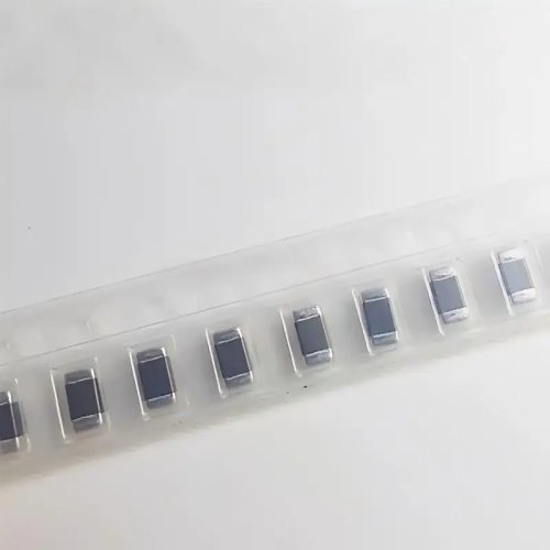 100 unid. Contas de ferrite 1206 (BLM31PG) - Sortido: 120R, 600R, 390R, 50R