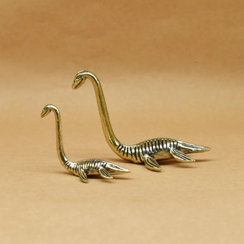 Ornamento criativo do Monstro do Lago Ness em cobre e latão - Decoração de secretária, modelo em miniatura, presente