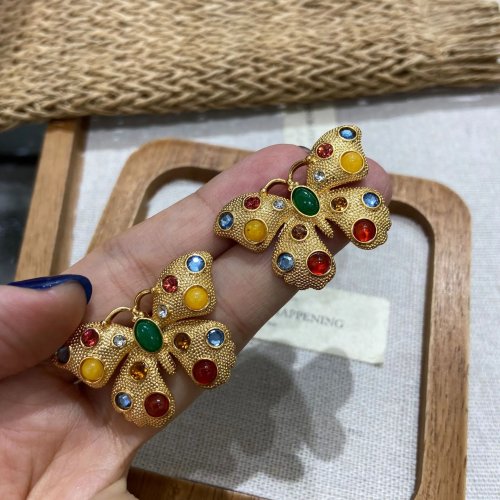 Brincos vintage de borboleta para mulher com strass e vidro colorido 2026