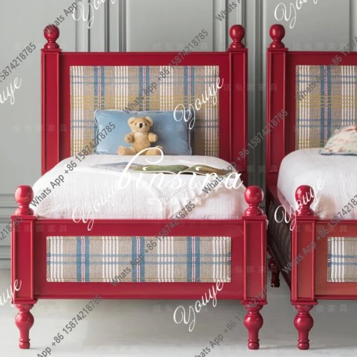 Einzelbett für Kinder aus Massivholz, individuell anpassbar