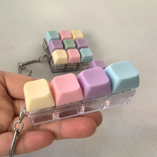 Mechanische Tastatur Fidget Schlüsselanhänger – Klick-Buttons, Anti-Stress Spielzeug, Geschenk (Ohne LED)