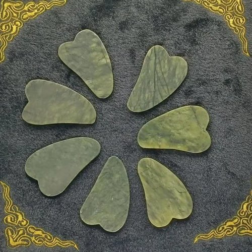 Jade Gua Sha Massagegerät aus natürlichem Jade für Gesichtshaut, fördert die Durchblutung, Spa Beauty Tool