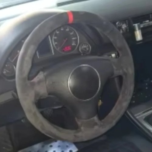 Dopasowany zamszowy pokrowiec na kierownicę antypoślizgowy do Audi A4 B6 2002, A3 3-ramienne 2000-2003, Avant