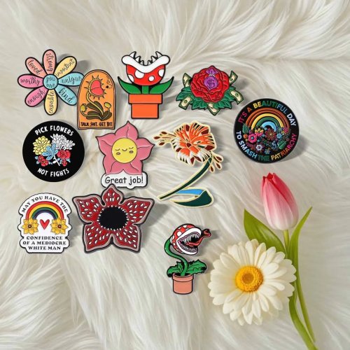 Set Bros Bunga Kartun dari Logam, Pin Lucu dan Kreatif