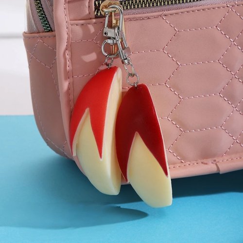 Llavero divertido de conejito comiendo manzana – Accesorio para llaves de auto y bolsos