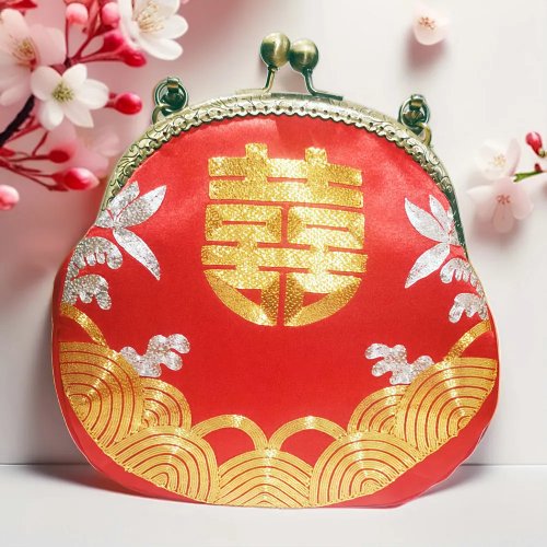 Cartera de boda roja con cierre de beso, bordado a mano con hilo dorado y patrón de doble felicidad, accesorio para Qipao y Hanfu